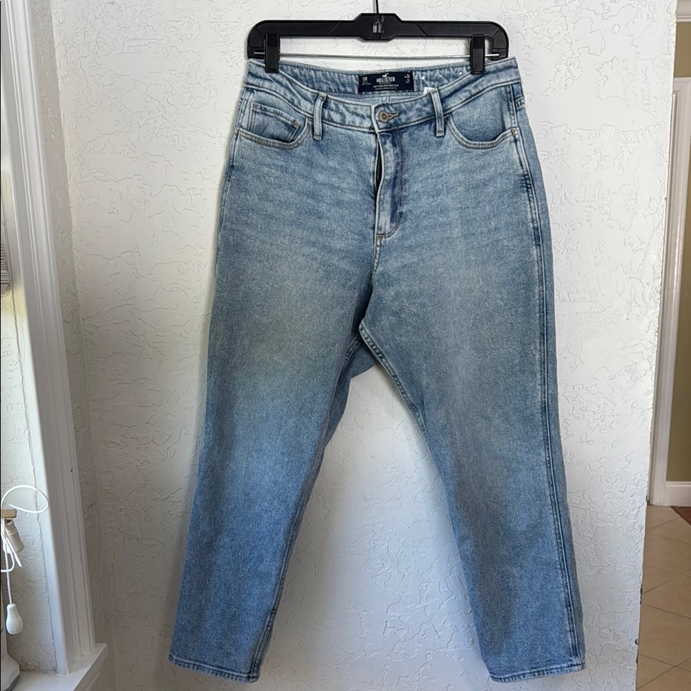 Hollister Curvy High Rise Blue Mom Jeans with Vintage Wash